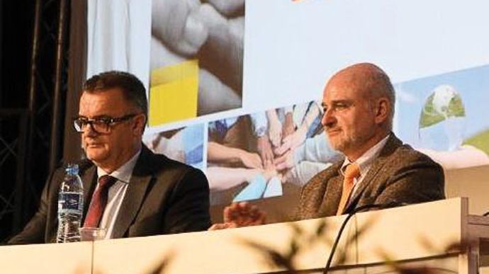 Michel Prugue, président du groupe Maïsadour et Thierry Zurcher, directeur général, en AG le 1er décembre, à Hagetmau (Landes).STUDIO ERNEST