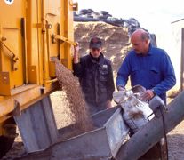 La ferme expérimentale des Trinottières procède à un essai de la drêche de blé de l'usine de Bazancourt qui vient se substituer au tourteau de colza.© DG La ferme expérimentale des Trinottières procède à un essai de la drêche de blé de l'usine de Bazancourt qui vient se substituer au tourteau de colza.© DG