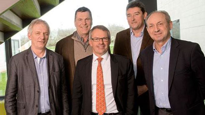 La nouvelle mandature de Cap Seine, de gauche à droite : Hervé Fleury, Marc Derycke, Jean-Charles Deschamps, Ghislain Verhaeghe, Louis Choain. A 57 ans, le nouveau président est « attaché au fonctionnement coopératif et à la proximité avec les adhérents ». © J.-F. LANGE La nouvelle mandature de Cap Seine, de gauche à droite : Hervé Fleury, Marc Derycke, Jean-Charles Deschamps, Ghislain Verhaeghe, Louis Choain. A 57 ans, le nouveau président est « attaché au fonctionnement coopératif et à la prox