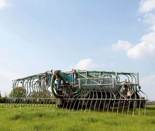 L'épandage d'azote organique sous forme de lisier de bovin ou de porc n'interfère pas sur la date d'apport.© SÉBASTIEN CHAMPION L'épandage d'azote organique sous forme de lisier de bovin ou de porc n'interfère pas sur la date d'apport.© SÉBASTIEN CHAMPION