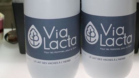 La collecte est destinée essentiellement aux clients industriels de la coopérative. Une faible part sera commercialisée dans des magasins spécialisés en bouteille d'un litre, à la marque Via Lacta. La collecte est destinée essentiellement aux clients industriels de la coopérative. Une faible part sera commercialisée dans des magasins spécialisés en bouteille d'un litre, à la marque Via Lacta. La collecte est destinée essentiellement aux clients industriels de la coopérative. Une faible part sera commercialisée dans des magasins spécialisés en bouteille d'un litre, à la marque Via Lacta. La collecte est destinée essentiellement aux clients industriels de la coopérative. Une faible part sera commercialisée dans des magasins spécialisés en bouteille d'un litre, à la marque Via Lacta.