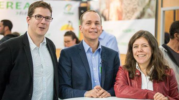 Jonathan Boichut, responsable technique ruminant Axéréal Elevage, Mathieu Pondet, ingénieur ruminant Idena et Tania Rougier, responsable scientifique chez Céréales Vallée, le 12 octobre dernier au Sommet de l'élevage. © AXEREAL ELEVAGE Jonathan Boichut, responsable technique ruminant Axéréal Elevage, Mathieu Pondet, ingénieur ruminant Idena et Tania Rougier, responsable scientifique chez Céréales Vallée, le 12 octobre dernier au Sommet de l'élevage. © AXEREAL ELEVAGE