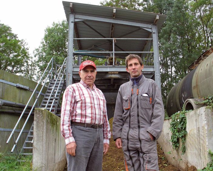 Jean Dieudonné, à gauche, et Frédéric Lefort, deux des associés du Gaec des Grands Monts. Jean Dieudonné, à gauche, et Frédéric Lefort, deux des associés du Gaec des Grands Monts.