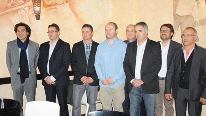 Damien Leca, DG de Gersycoop (à gauche) et son président Jean-Jacques Peyret, Guylain Despax, président de Donagri, William Servat, parrain de la fondation et Jean-Claude Ferrot, agriculteur victime d'un accident grave. Damien Leca, DG de Gersycoop (à gauche) et son président Jean-Jacques Peyret, Guylain Despax, président de Donagri, William Servat, parrain de la fondation et Jean-Claude Ferrot, agriculteur victime d'un accident grave.