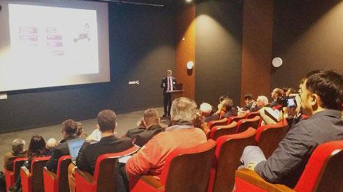 Terrena, avec Guillaume Ardillon son directeur digital (ici sur l'estrade), a présenté dans ses locaux ses avancées en agriculture connectée à des ténors internationaux du numérique, présents à l'occasion du salon mondial WEF à Angers.  Terrena, avec Guillaume Ardillon son directeur digital (ici sur l'estrade), a présenté dans ses locaux ses avancées en agriculture connectée à des ténors internationaux du numérique, présents à l'occasion du salon mondial WEF à Angers. 