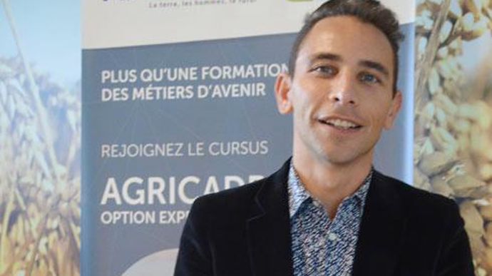 Olivier Lesourd-Kontolios, responsable du développement RH, utilise les outils numériques pour le recrutement. © A. RICHARD Olivier Lesourd-Kontolios, responsable du développement RH, utilise les outils numériques pour le recrutement. © A. RICHARD