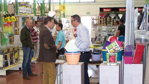 Ného a réalisé un CA 2014 de 27,8 M€ sur ses quatre marchés historiques : l'horticulture-pépinière (41 % du CA), les espaces verts (15 %), l'arboriculture (14 %) et le maraîchage (25 %).A. MABIRE