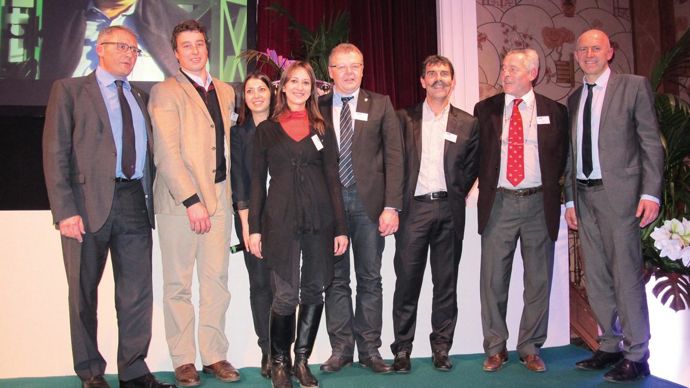 A gauche, Christophe Viger, président de la FNA, accompagné des cinq négociants qui ont témoigné de leur quotidien à Dominique Potier (à droite), député de Meurthe-et-Moselle.H. LAURANDEL