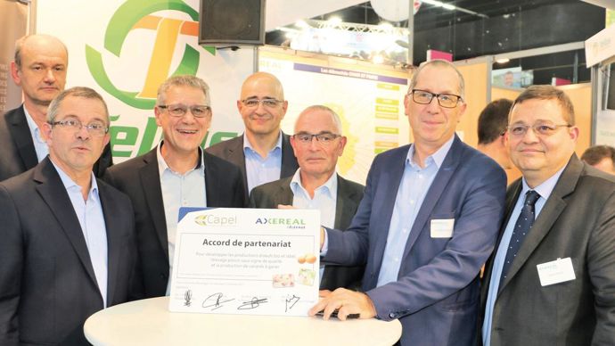 Au premier plan, Gérard Lavinal et Michel Pelissier, président et DG de la Capel, Bruno Bouvat-Martin, vice-président d'Axéréal, Jean-Michel Boussit et Gabriel Pecoul, DG et directeur commercial d'Axéréal élevage.M. ROQUE MARMEYS
