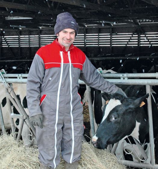 Florian Patingre, avec un système alimentaire économe, a assuré une production de 8 500 à 8 800 litres par vache ces dernières années.PHOTOS © C.R. Florian Patingre, avec un système alimentaire économe, a assuré une production de 8 500 à 8 800 litres par vache ces dernières années.PHOTOS © C.R.