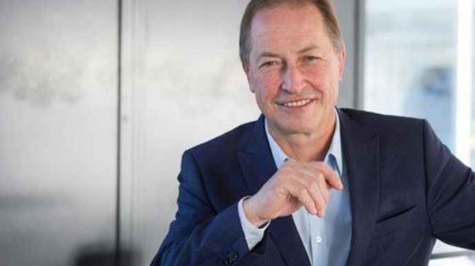 Président d'Euralis depuis 2000, vice-président de Coop de France et ex-président du Cogeca (Syndicat des coopératives agricoles), dont il vient de terminer le mandat, Christian Pèes entend continuer, à la tête de Momagri, à militer en faveur du modèle coopératif et du renforcement des régulations agricoles. © EURALIS Président d'Euralis depuis 2000, vice-président de Coop de France et ex-président du Cogeca (Syndicat des coopératives agricoles), dont il vient de terminer le mandat, Christian Pè