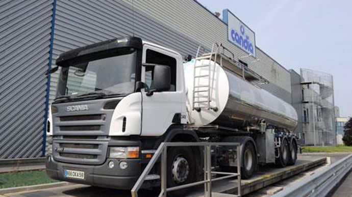 Le plan préventif d'économie de Sodiaal, qui assure la collecte de 5 milliards de litres de 13 200 producteurs, passe par la réduction des investissements, des frais de fonctionnement et par l'optimisation des achats. Le plan préventif d'économie de Sodiaal, qui assure la collecte de 5 milliards de litres de 13 200 producteurs, passe par la réduction des investissements, des frais de fonctionnement et par l'optimisation des achats.