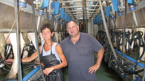 Jean et Lieve Geelen se sont installés en 1983. Ils produisaient alors 400 000 l de lait. Ils sont aujourd'hui à 900 000 l après plusieurs achats de quotas, dont 200 000 l aux parents de Lieve. 