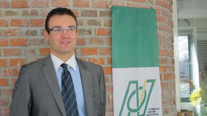 « La plaquette sera diffusée par les équipes des négoces, notamment dans les réunions techniques », précise Sébastien Picardat. © M. COISNE « La plaquette sera diffusée par les équipes des négoces, notamment dans les réunions techniques », précise Sébastien Picardat. © M. COISNE