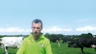 Shane Fitzgerald gagne de l'argent aujourd'hui avec un lait payé 21 €/100 kg, pour un coût de production à 14 €/100 kg. Shane Fitzgerald gagne de l'argent aujourd'hui avec un lait payé 21 €/100 kg, pour un coût de production à 14 €/100 kg.
