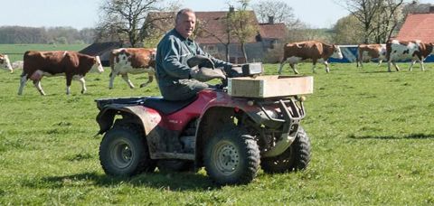 « Quand nous avons bien géré le pâturage, les refus sont rares. Sur toute l'année 2014, nous n'avons eu que 7 t de refus sur la centaine d'hectares attribués aux laitières », explique Philippe Barbier.© E.A. « Quand nous avons bien géré le pâturage, les refus sont rares. Sur toute l'année 2014, nous n'avons eu que 7 t de refus sur la centaine d'hectares attribués aux laitières », explique Philippe Barbier.© E.A.
