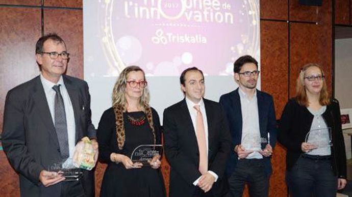 De gauche à droite : Patrice Leloup (directeur général de Ronsard), Claudie Urien (responsable du service orientation-recrutement chez Triskalia), Jean Chaoui (parrain de la soirée), Julien Prat (responsable du service légumes chez Triskalia), Sonia Déniaud (assistante commerciale Ronsard).  De gauche à droite : Patrice Leloup (directeur général de Ronsard), Claudie Urien (responsable du service orientation-recrutement chez Triskalia), Jean Chaoui (parrain de la soirée), Julien Prat (responsable