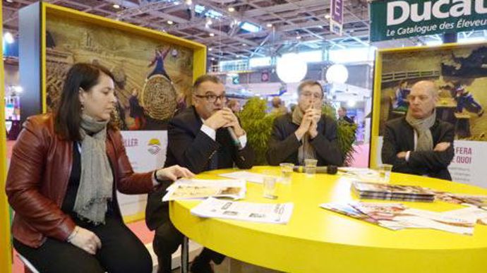 Conférence Coop de France au Sia : de gauche à droite, Rachel Blumel, directrice du pôle agroalimentaire, Michel Prugue, président CDF, Dominique Chargé, président de la section agroalimentaire, Pascal Viné, directeur CDF.  © H. LAURANDEL Conférence Coop de France au Sia : de gauche à droite, Rachel Blumel, directrice du pôle agroalimentaire, Michel Prugue, président CDF, Dominique Chargé, président de la section agroalimentaire, Pascal Viné, directeur CDF.  © H. LAURANDEL
