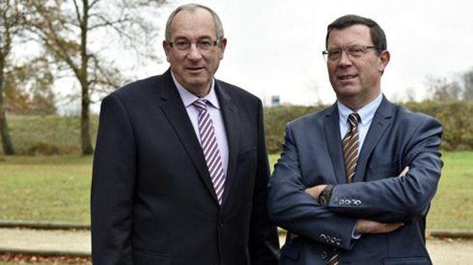 Gérard Delagneau (à gauche) et Jean-Marc Krebs, président et directeur de 110 Bourgogne, ont évoqué la collecte 2017, en hausse, mais avec des situations qui restent très compliquées. © C. FAIMALI Gérard Delagneau (à gauche) et Jean-Marc Krebs, président et directeur de 110 Bourgogne, ont évoqué la collecte 2017, en hausse, mais avec des situations qui restent très compliquées. © C. FAIMALI