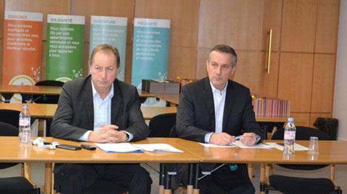 Christian Pèes, président d'Euralis et Pierre Couderc, son DG, ont présenté les résultats de l'exercice 2016-2017, en attendant l'assemblée générale du groupe qui aura lieu le 9 février prochain. © F. JACQUEMOUD Christian Pèes, président d'Euralis et Pierre Couderc, son DG, ont présenté les résultats de l'exercice 2016-2017, en attendant l'assemblée générale du groupe qui aura lieu le 9 février prochain. © F. JACQUEMOUD