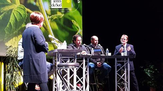 A l'occasion de son assemblée générale, Terres du Sud recevait Oussama Ammar (au centre du plateau), philosophe, entrepreneur et business angel, cofondateur de The Family, un accélérateur de start-up, qui a fait un point sur l'impact des mutations technologiques dans le monde agricole. A l'occasion de son assemblée générale, Terres du Sud recevait Oussama Ammar (au centre du plateau), philosophe, entrepreneur et business angel, cofondateur de The Family, un accélérateur de start-up, qui a fait u
