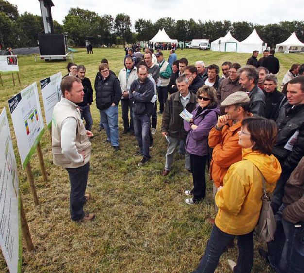 Huit des 80 fermes de référence ont ouvert leurs portes au printemps à 4 400 agriculteurs.© SÉBASTIEN CHAMPION