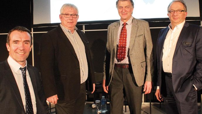 Christophe Richardot (à gauche) aux côtés des trois présidents, Clément Tisserand de Terre Comtoise, Didier Laurency de Bourgogne du Sud et Marc Patriat de Dijon céréales.