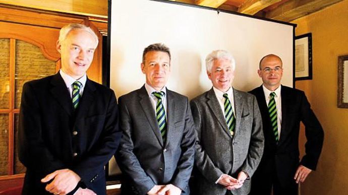 Emmanuel Sterlin, responsable marketing (à gauche), Frédéric Rousseau, directeur production, Guillaume de Castelbajac, directeur général et Rémi Lefebvre, DGA.M. LOISON