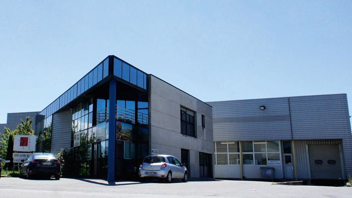 L'Union Valcrest devrait apporter dans son rapprochement avec Eurial, outre ses sites industriels, son site administratif, sa logistique et une gamme de produits complémentaires.