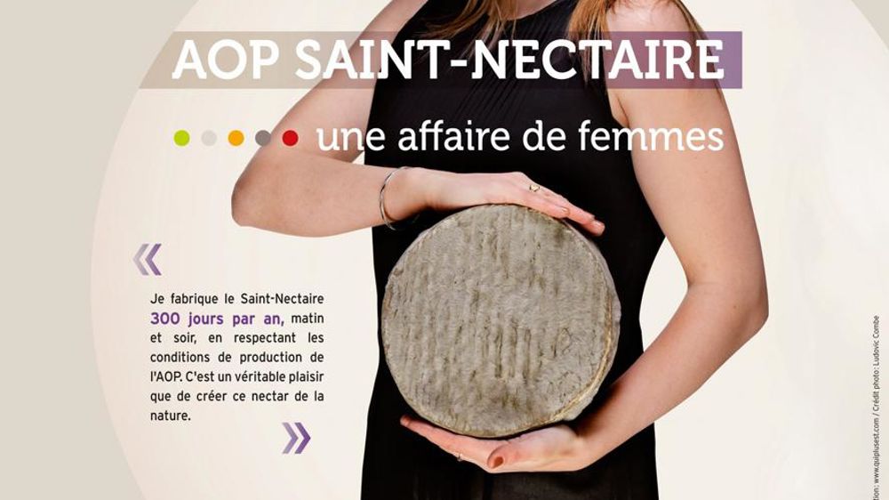 Marylène et Solange Ragain travaillent ensemble dans la fromagerie mise en place en 2010. La jeune femme a été l'une des deux égéries d'une campagne de publicité valorisant le travail au féminin d'une filière très active. Chaque exploitation compte en moyenne 4 UTH. Marylène et Solange Ragain travaillent ensemble dans la fromagerie mise en place en 2010. La jeune femme a été l'une des deux égéries d'une campagne de publicité valorisant le travail au féminin d'une filière très active. Chaque exploitation compte en moyenne 4 UTH.