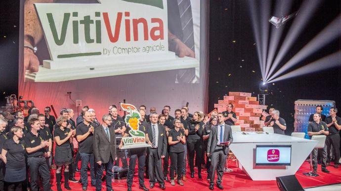 Les salariés de VitiVina ont présenté le nouveau logo lors de la soirée de lancement,qui a réuni800 personnes.P. BOGNER