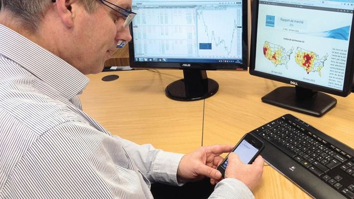 Le compte twitter est géré par Germain Bour, directeur général de la coopérative.