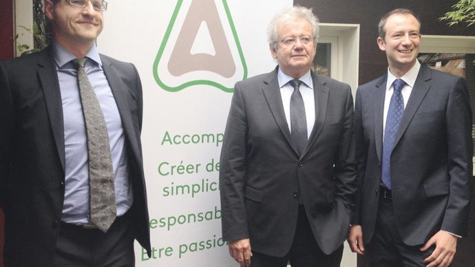 De gauche à droite, Jean-Sébastien Bailleux, directeur commercial et stratégie business, Francis Legendre, secrétaire général depuis l'arrivée du nouveau DG (Philippe Gerbet) et Simon Cheylan, directeur marketing stratégique d'Adama France.H. LAURANDEL