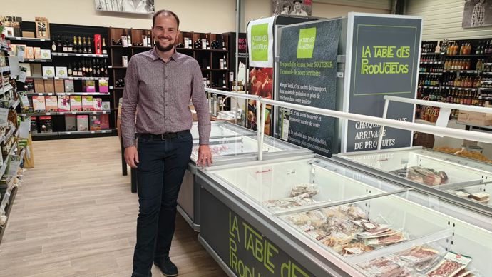 « À Pâques, nous avons décidé d’accompagner les producteurs d’agneaux et les clients ont répondu présent », se félicite Johan Becquet, responsable régional sud Aquitaine des Point vert d’Euralis, Ici, le magasin d’Oloron-Sainte-Marie. © C. POEYDOMENGE/EURALIS