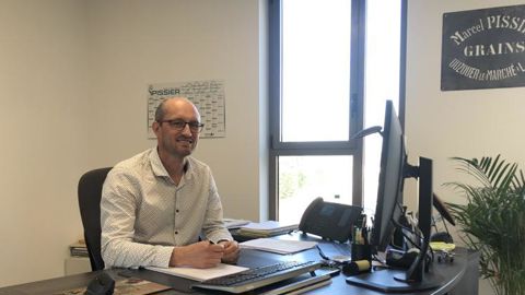 Antoine Pissier, président de la Fédération nationale du négoce agricole, est également sur le front au quotidien dans son entreprise du Loir-et-Cher.