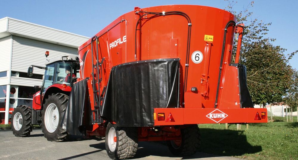 Des mélangeuses compactes et un terminal de pesée avec des connexions sans fil.