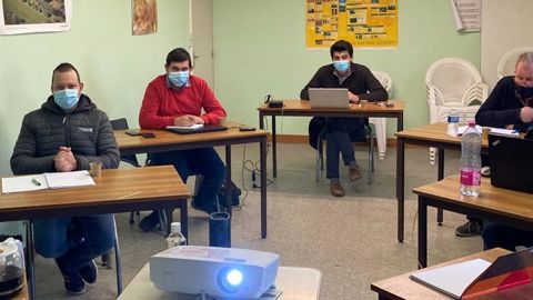 Les TC ont suivi en groupes de trois ou quatre personnes, les deux jours de réunion qui, d’habitude, se déroulent en un lieu unique.