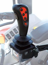 Le nouveau joystick permet un contrôle de toutes les fonctions