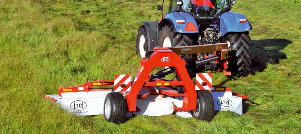 Deux lamiers de 2,80 m sont fixés décalés, l'un derrière l'autre 