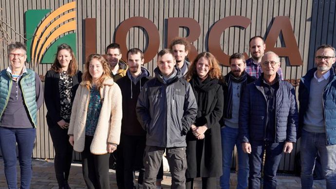 Les six étudiants de troisième année en spécialisation Protection des cultures accompagnés par leurs professeurs, ainsi que Sophie Xardel, ingénieure support agronomique, et Morgane Pospiech, directrice productions végétales de Lorca (toutes deux à g.), ont présenté leurs travaux aux adhérents de la coopérative, le vendredi 4 mars.