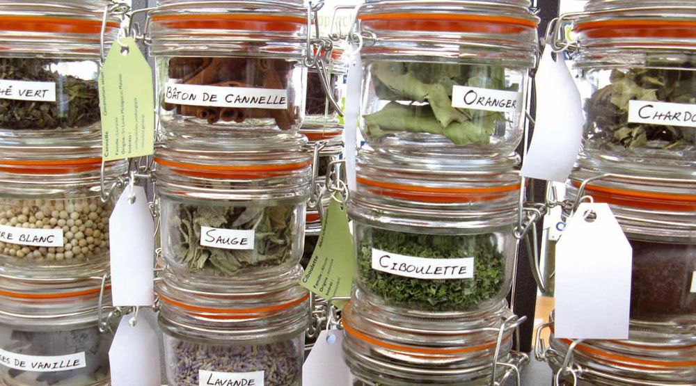 Néolait a travaillé pour sécuriser son approvisionnement en extraits végétaux et s'assurer d'une qualité constante.