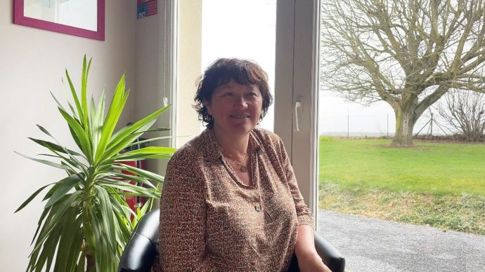 Sophie De Aranjo, assistante de direction et responsable RH au groupe Issipa, durant son interview vidéo.