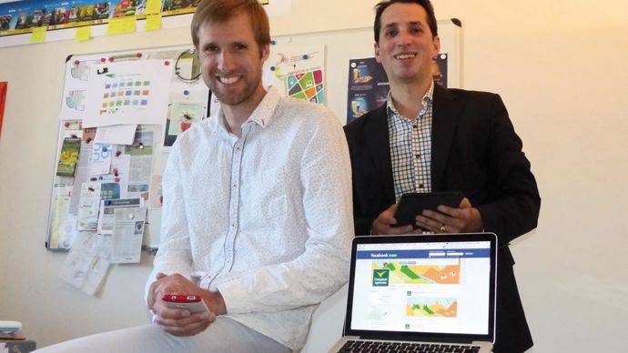 « C'est en manipulant, et en pratiquant que l'on voit ce que cela apporte, et comment s'en servir », conseille Mathieu Walter, digital manager (à gauche),aux côtés de Matthieu Luthier. M. COISNE