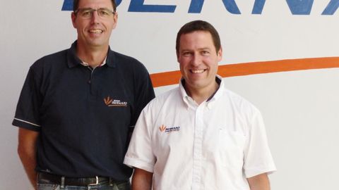 Christophe Bessard (à gauche), responsable du service technique et Denis Grizard, responsable commercial, chez Bernard Productions végétales.M. COISNE