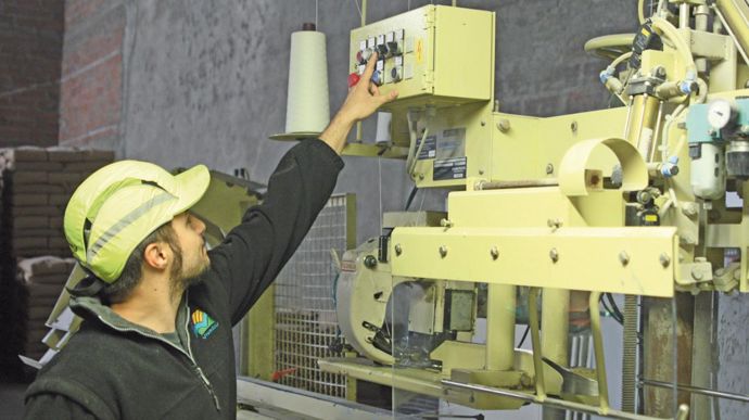 Un certificat local de spécialisation de conducteur de silo est en cours de création par Vivadour et deux autres coops céréalières du Sud-Ouest, en partenariat avec le lycée agricole de Pau-Montardon.