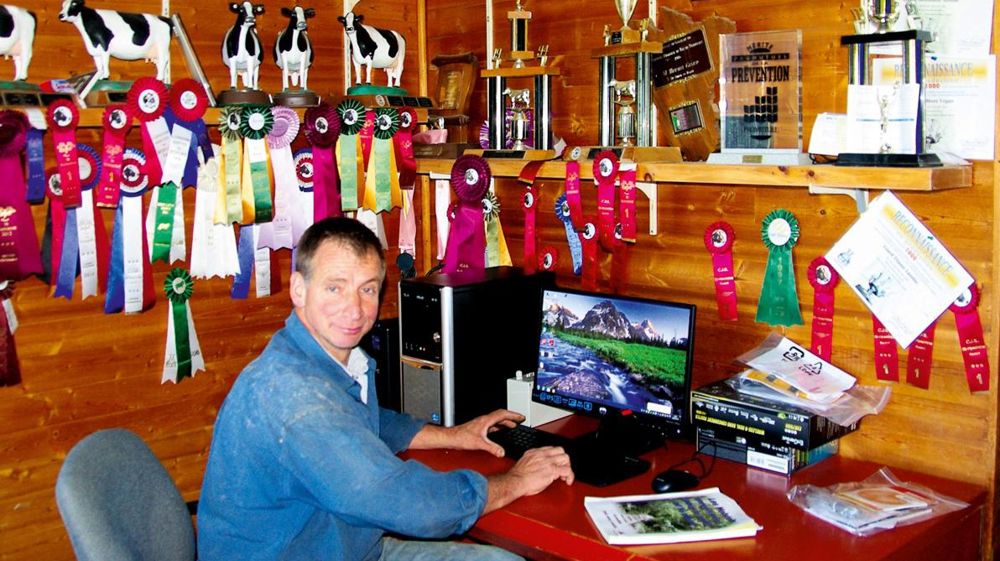 Bruno Giard, céréalier à Saint-Hyacinthe, troisième génération à faire confiance à William Houde : « Nous attendons de la réactivité et que l'entreprise soit capable de nous aider en cas de pépin, avant même un prix. »C. DEQUIDT