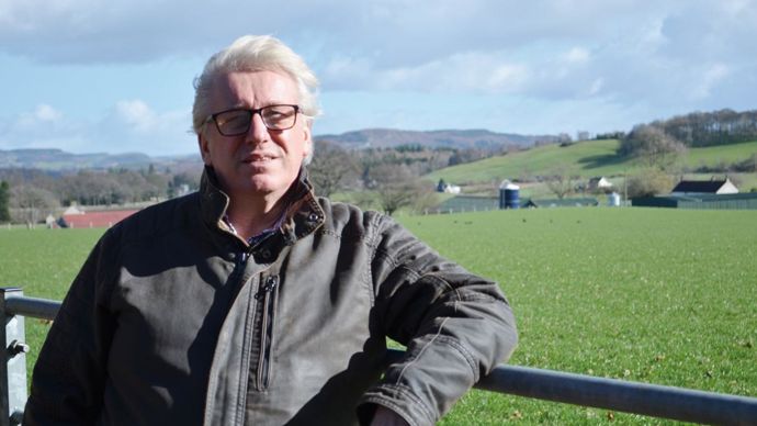 Allen Scobie aimerait maintenant que son gouvernement s'inspire à son tour des Français, allant jusqu'à une séparation totale de la vente d'intrants et du conseil.