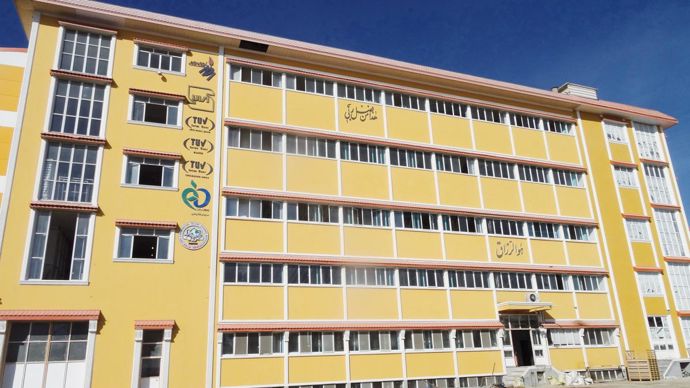 Les besoins d'Athar Flour sont de l'ordre de 160 000 t de blé par an, ici le siège de Bonab, au nord-ouest de l'Iran.C. DEQUIDT