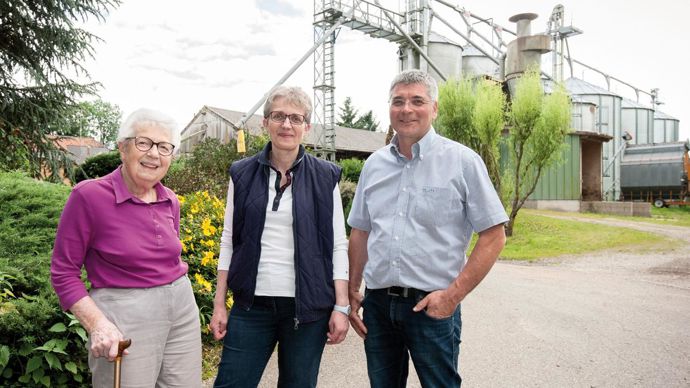 Isabelle et Jean-Yves Welsch, directrice générale et directeur commercial avec Rita Burggraf-Becker, PDG de l'entreprise depuis 2001 : « Le moulin Burggraf-Becker est une affaire familiale qui se transmet de mère en fille. »Marie Faggiano