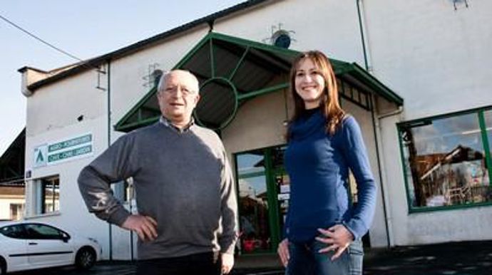 Isabelle Prélat-Chassagne, DG du négoce Agridor et son père Michel Chassagne, président : « Nous cherchons sans cesse des axes de diversification. »Philippe Roy